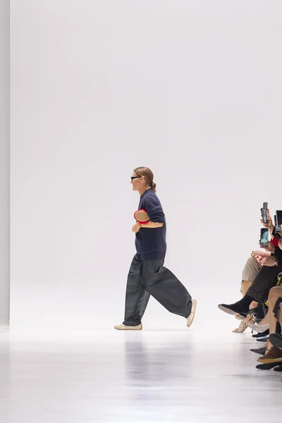 Look 77